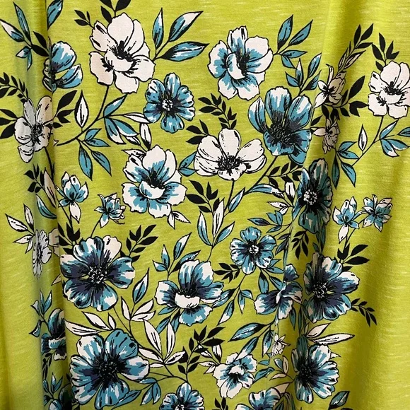 Woman Within Lime Green Floral Short Sleeve Top. 6X - Picture 3 of 5